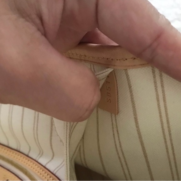 Louis Vuitton Damier Azur Neverfull Mm - Picture 3 of 10